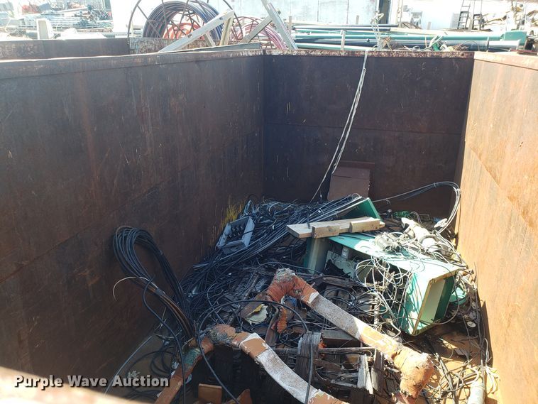 image for item EU9948 Roll-off dumpster