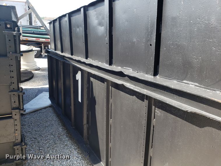 image for item EU9948 Roll-off dumpster