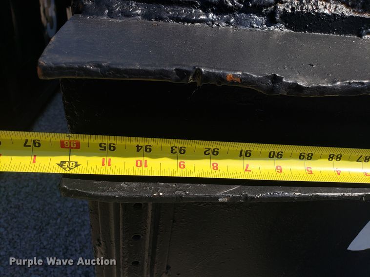 image for item EU9948 Roll-off dumpster