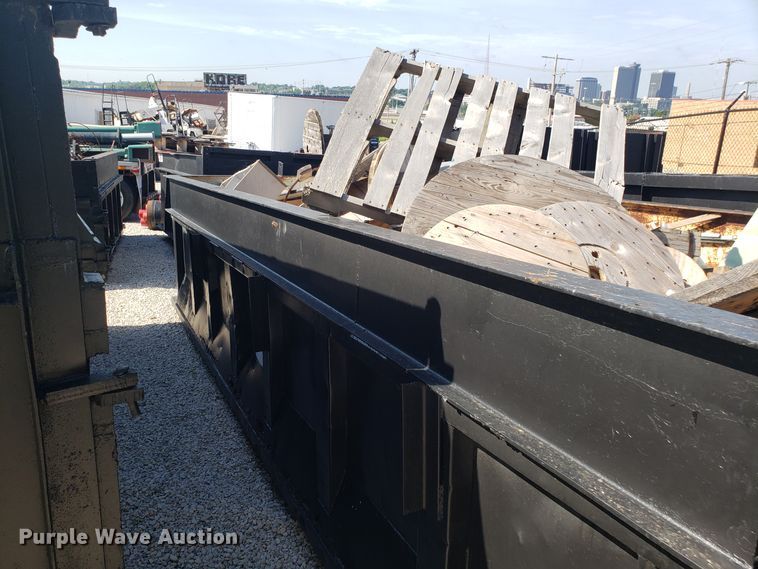 image for item EU9949 Roll-off dumpster