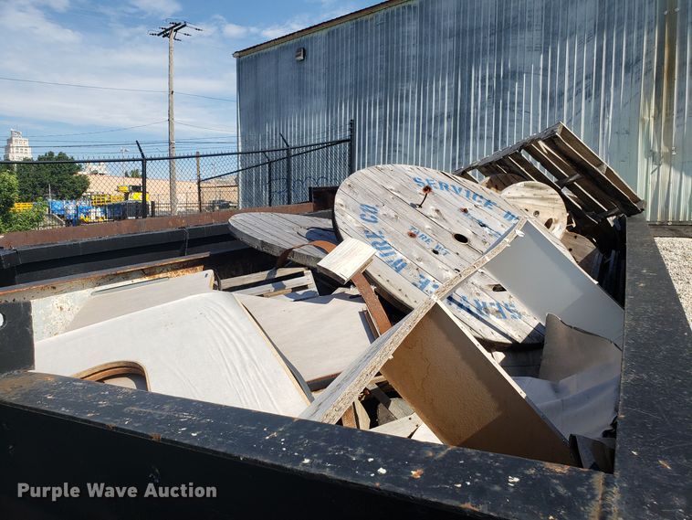 image for item EU9949 Roll-off dumpster