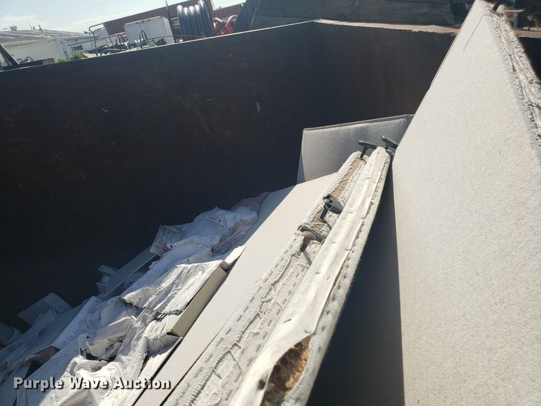 image for item EU9951 Roll-off container