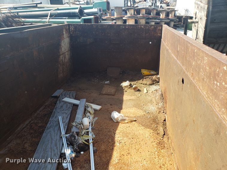 image for item EU9952 Roll-off container