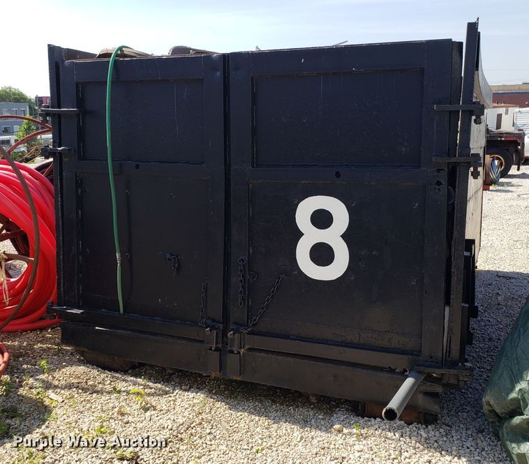 image for item EU9957 Roll-off dumpster