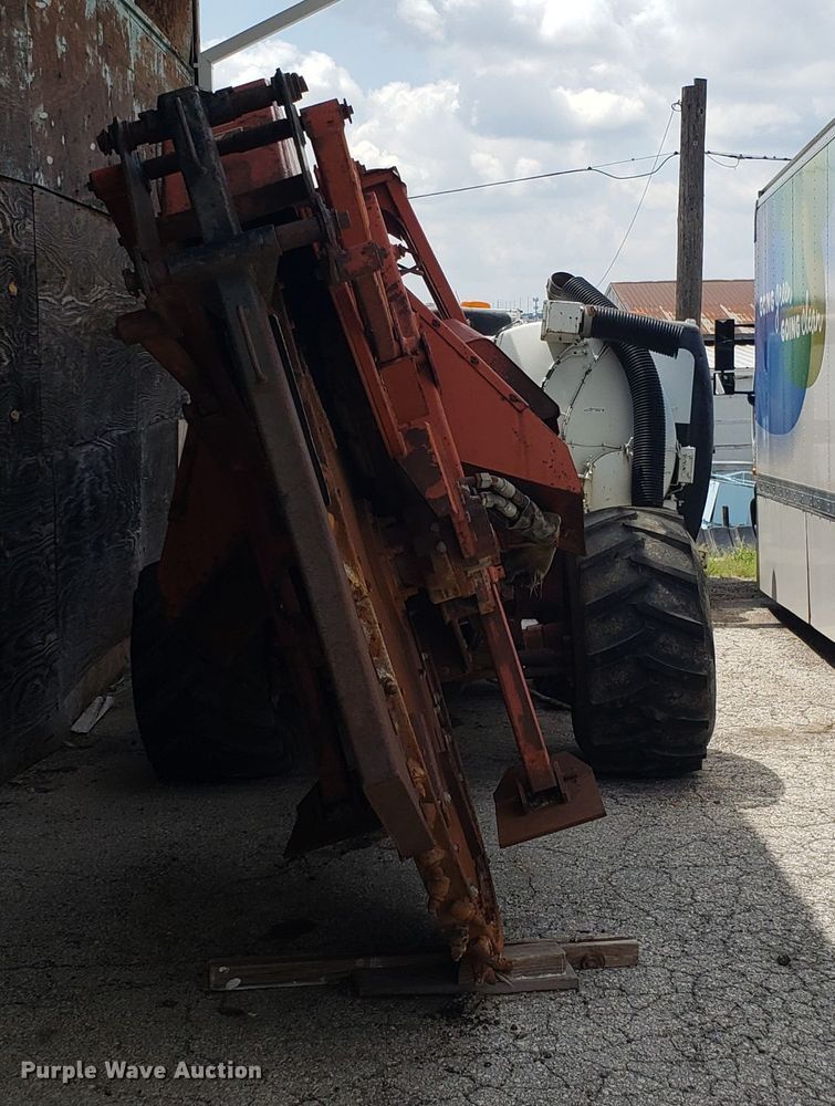 image for item EU9986 Ditch Witch R100 rock saw