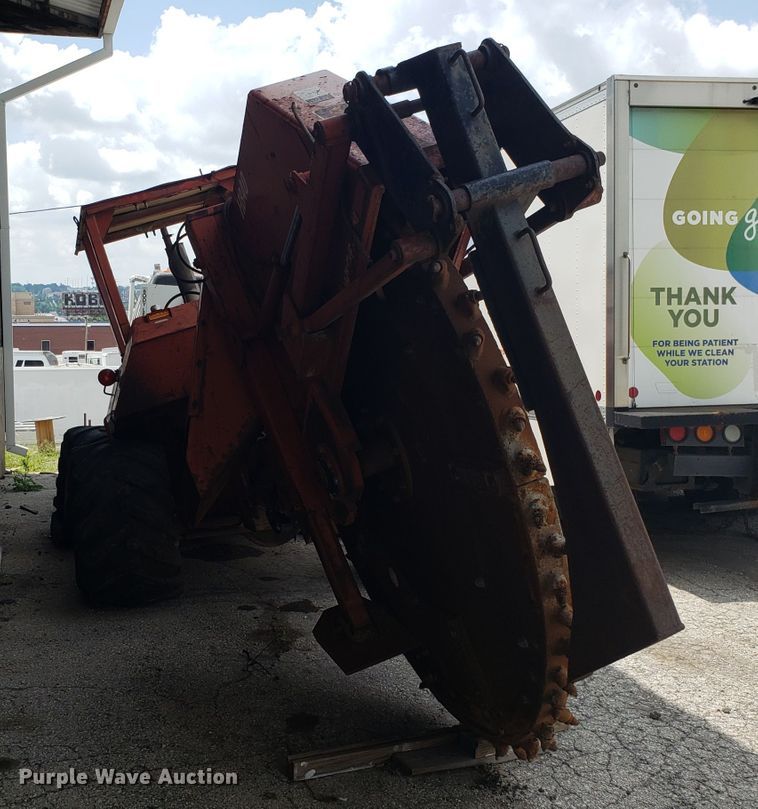 image for item EU9986 Ditch Witch R100 rock saw