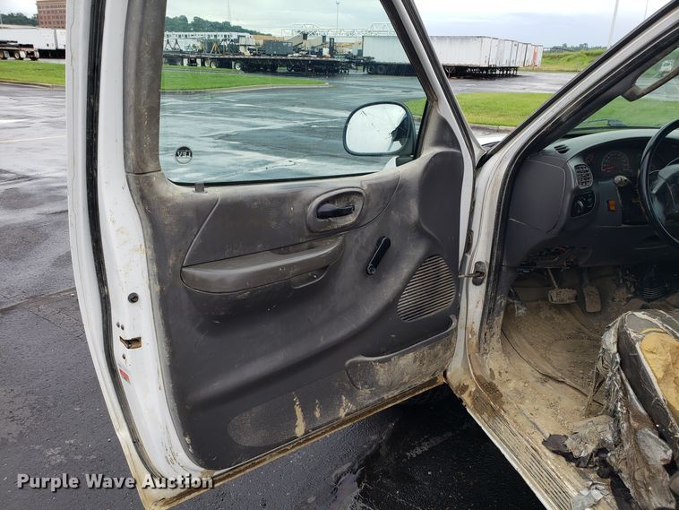 image for item EU9991 2002 Ford F150 pickup truck