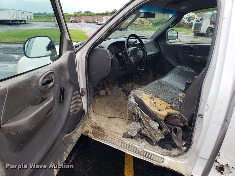 image for item EU9991 2002 Ford F150 pickup truck