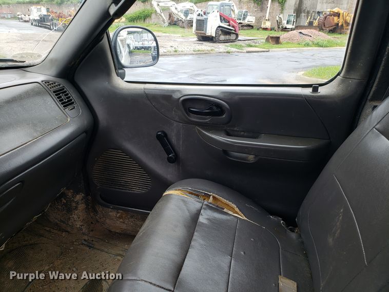 image for item EU9991 2002 Ford F150 pickup truck