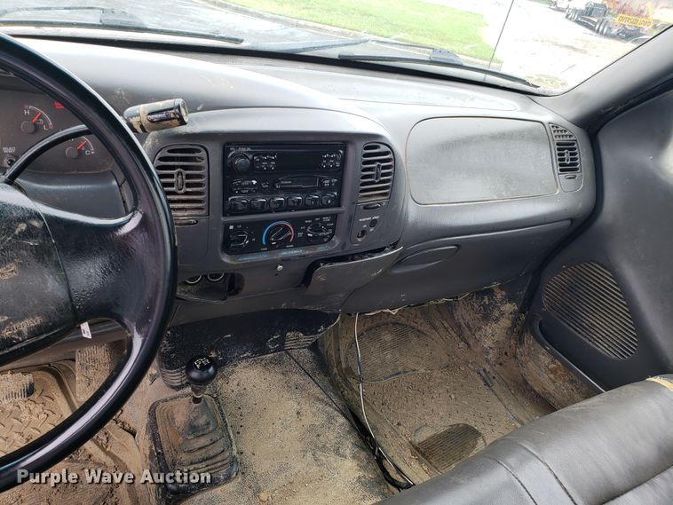 image for item EU9991 2002 Ford F150 pickup truck