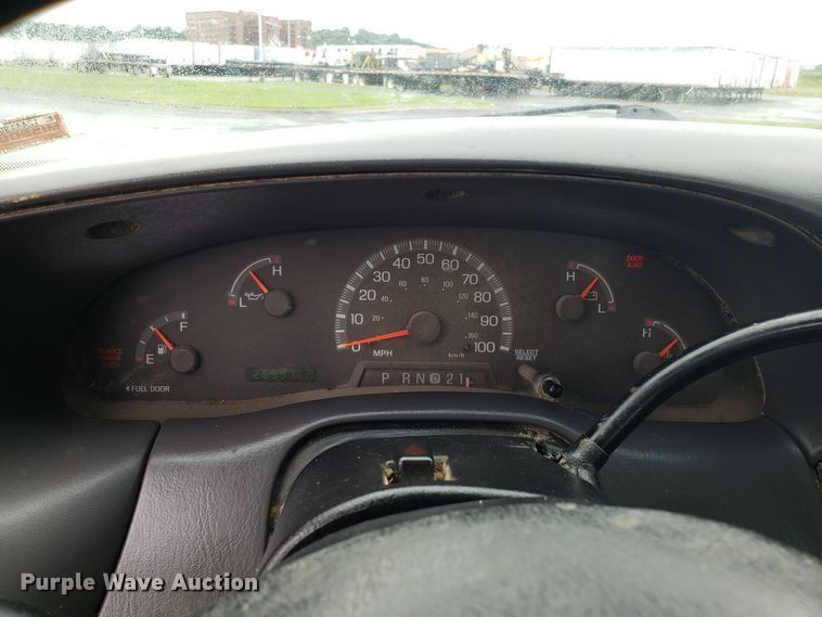 image for item EU9991 2002 Ford F150 pickup truck