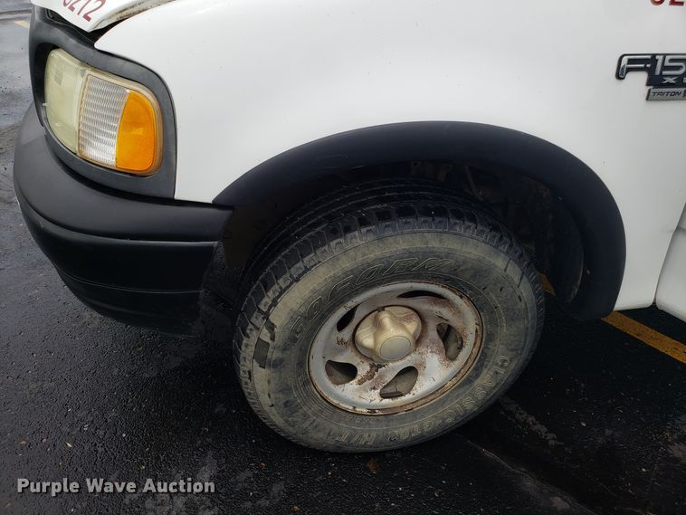 image for item EU9991 2002 Ford F150 pickup truck