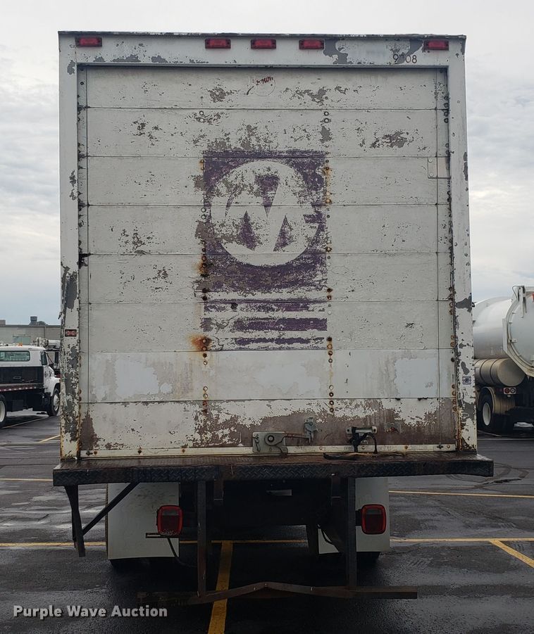 image for item EU9992 1993 Ford F700 box truck