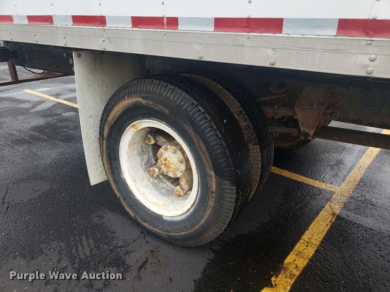 image for item EU9992 1993 Ford F700 box truck
