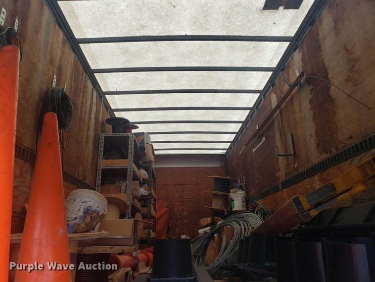 image for item EU9992 1993 Ford F700 box truck