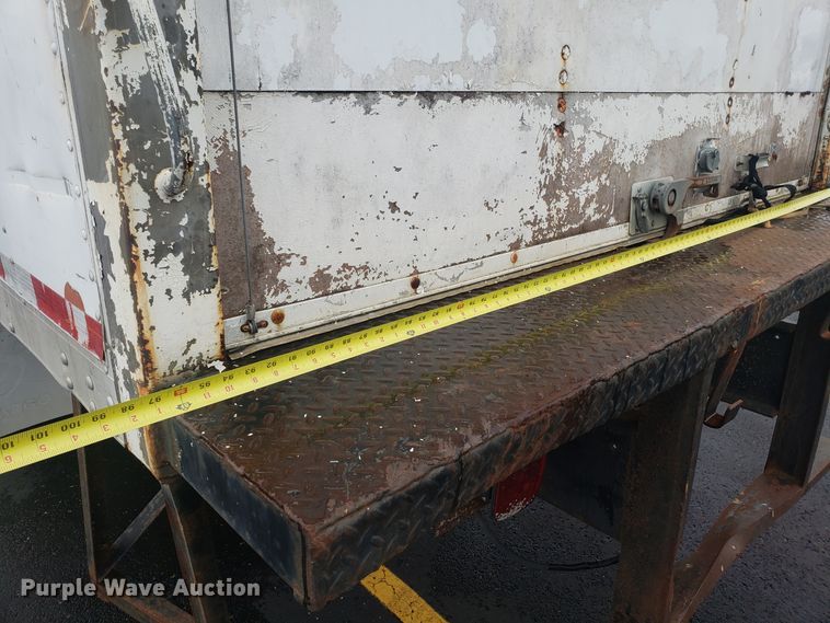 image for item EU9992 1993 Ford F700 box truck