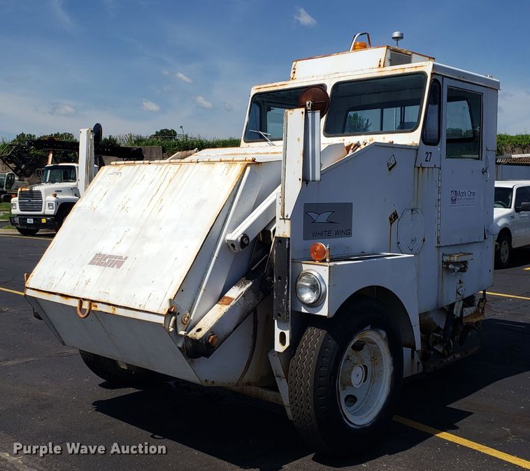 image for item EU9998 Elgin Pelican S street sweeper