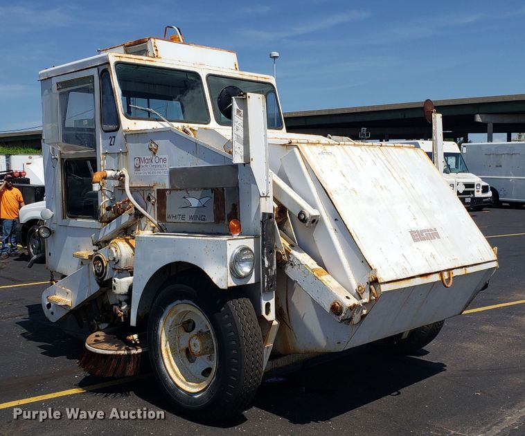 image for item EU9998 Elgin Pelican S street sweeper