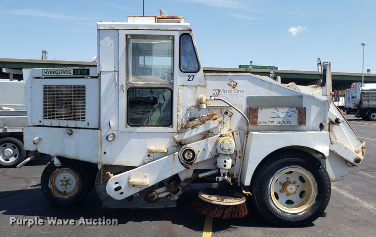 image for item EU9998 Elgin Pelican S street sweeper