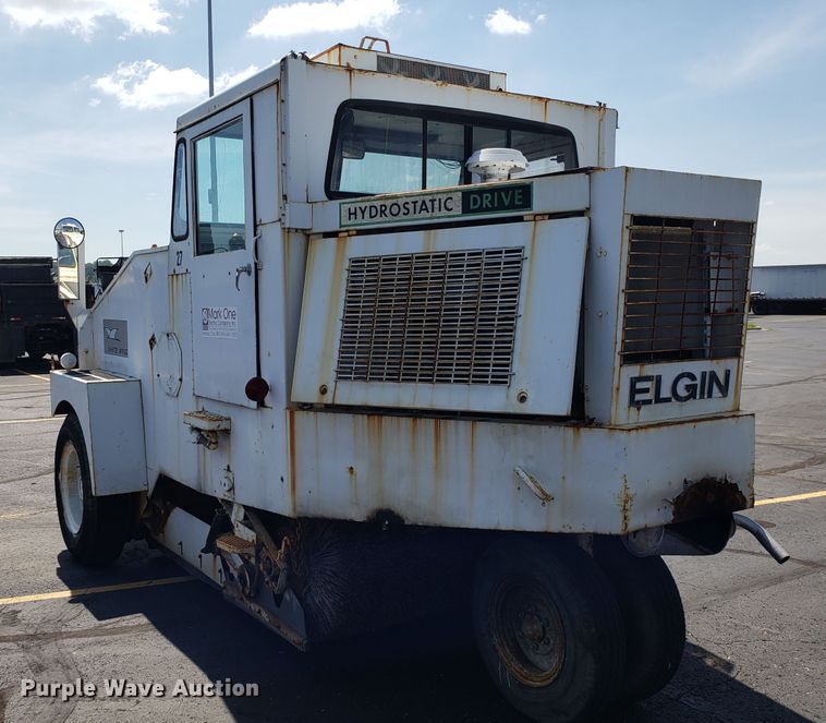 image for item EU9998 Elgin Pelican S street sweeper