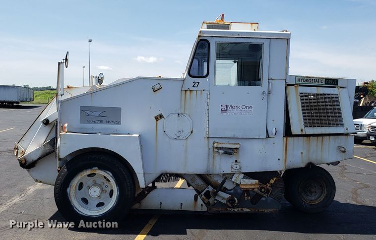 image for item EU9998 Elgin Pelican S street sweeper