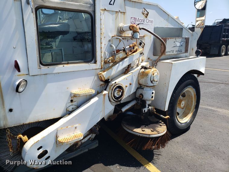 image for item EU9998 Elgin Pelican S street sweeper
