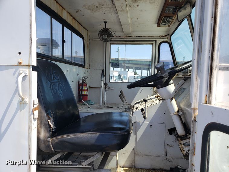 image for item EU9998 Elgin Pelican S street sweeper