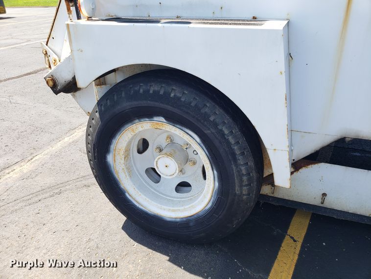 image for item EU9998 Elgin Pelican S street sweeper