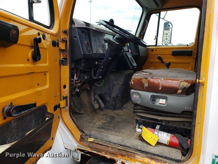 image for item FL9031 1997 International 4900 dump truck