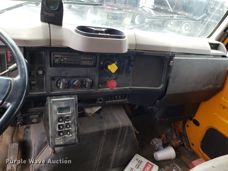 image for item FL9031 1997 International 4900 dump truck