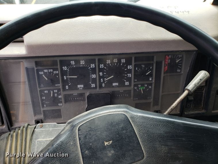 image for item FL9031 1997 International 4900 dump truck