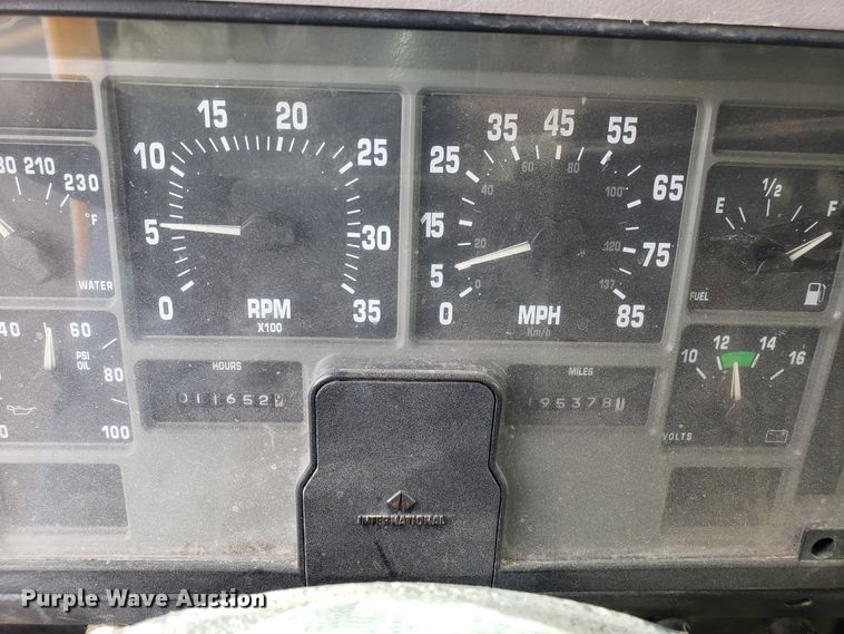 image for item FL9031 1997 International 4900 dump truck