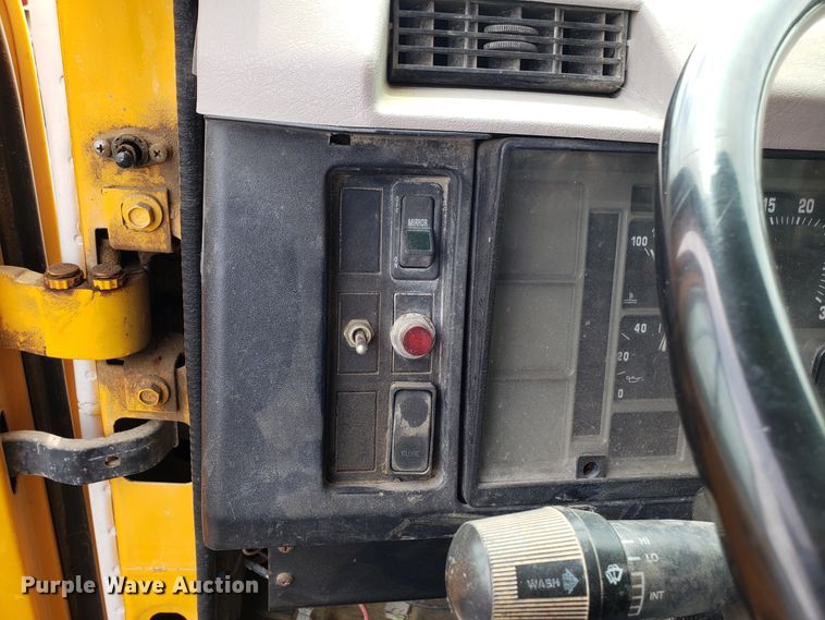 image for item FL9031 1997 International 4900 dump truck