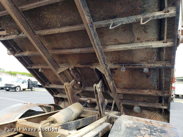 image for item FL9031 1997 International 4900 dump truck