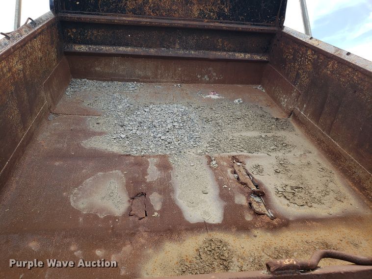 image for item FL9031 1997 International 4900 dump truck