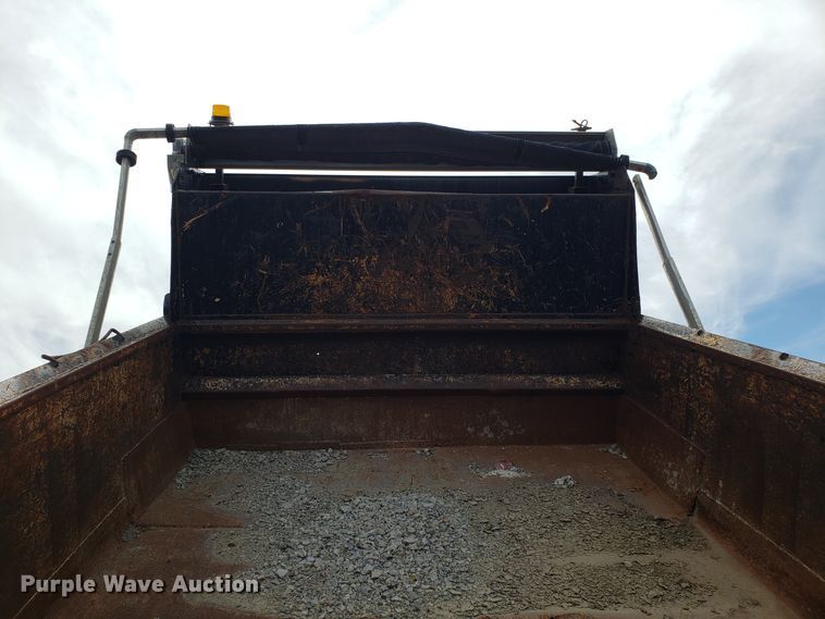 image for item FL9031 1997 International 4900 dump truck