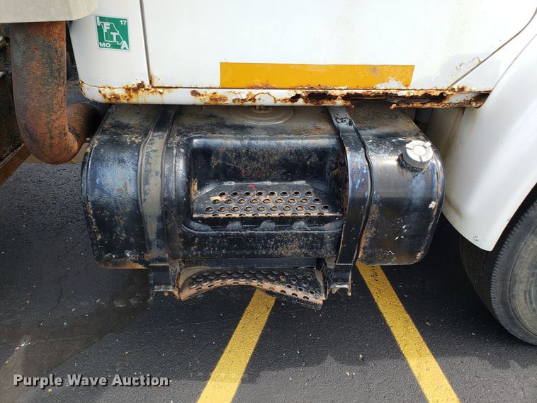 image for item FL9031 1997 International 4900 dump truck