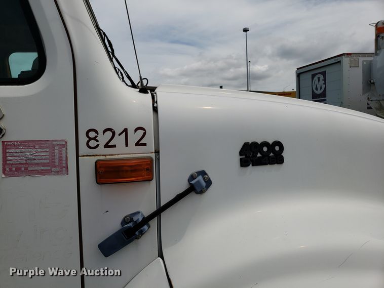 image for item FL9031 1997 International 4900 dump truck