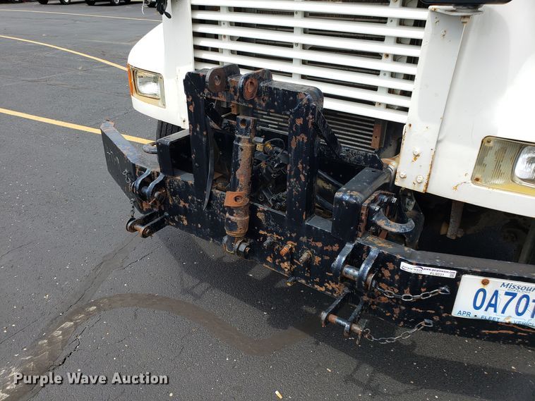 image for item FL9031 1997 International 4900 dump truck