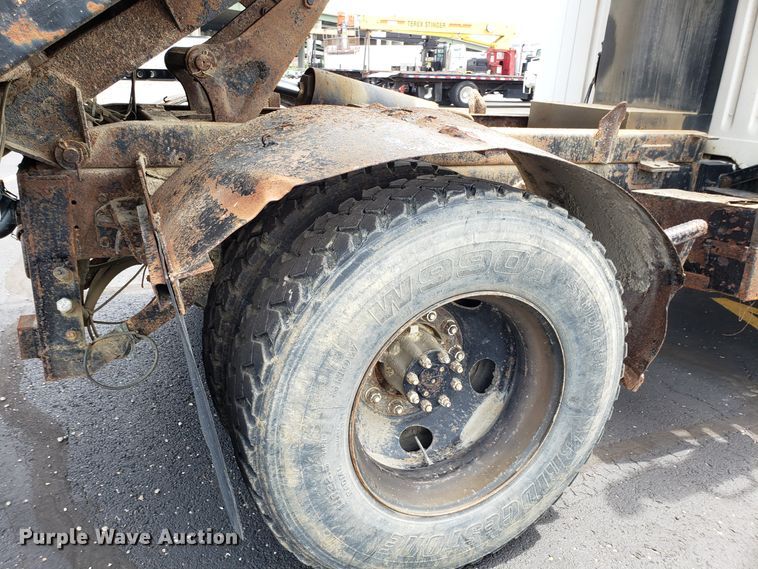 image for item FL9031 1997 International 4900 dump truck