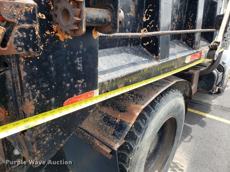 image for item FL9031 1997 International 4900 dump truck