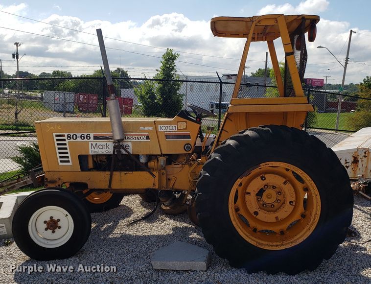 image for item FL9044 Hesston 80-66 tractor