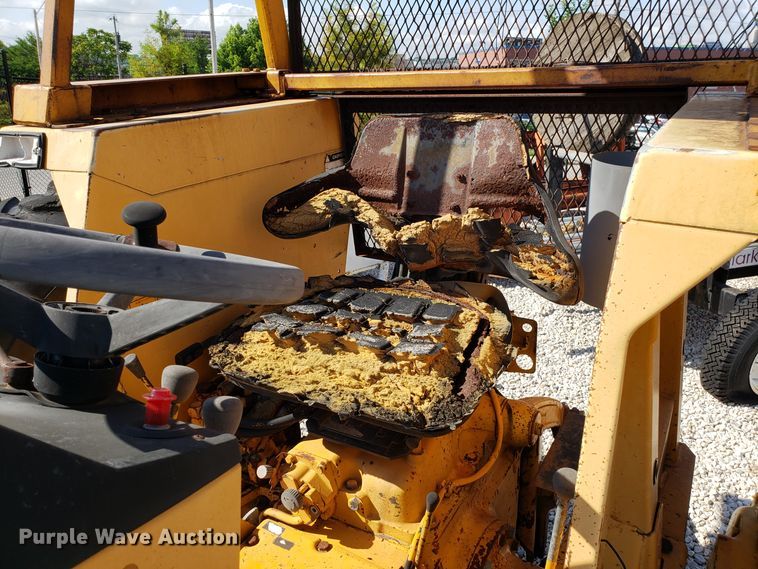 image for item FL9044 Hesston 80-66 tractor