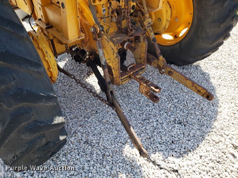 image for item FL9044 Hesston 80-66 tractor