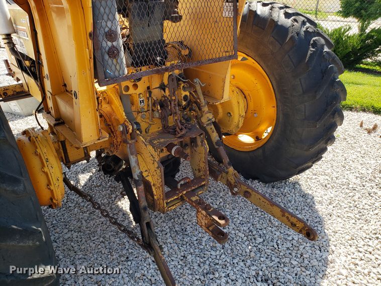 image for item FL9044 Hesston 80-66 tractor