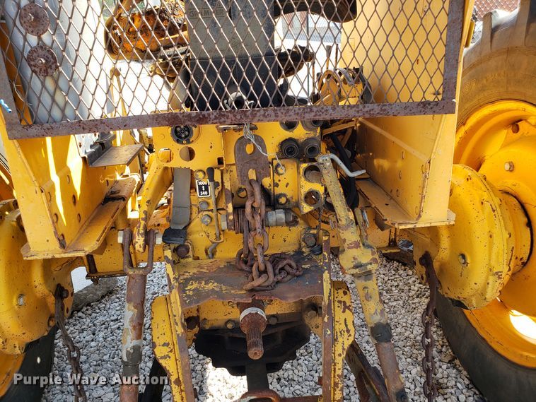 image for item FL9044 Hesston 80-66 tractor