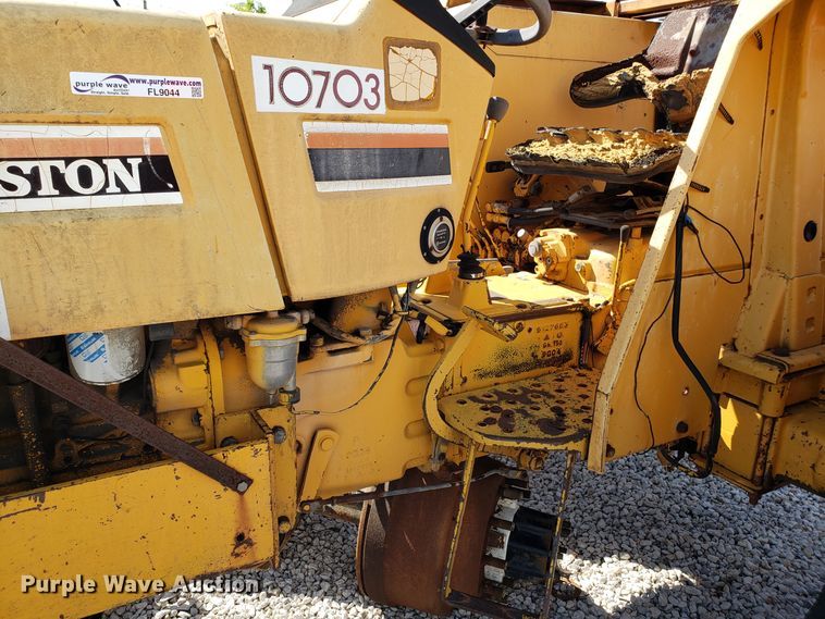 image for item FL9044 Hesston 80-66 tractor