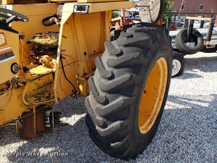 image for item FL9044 Hesston 80-66 tractor