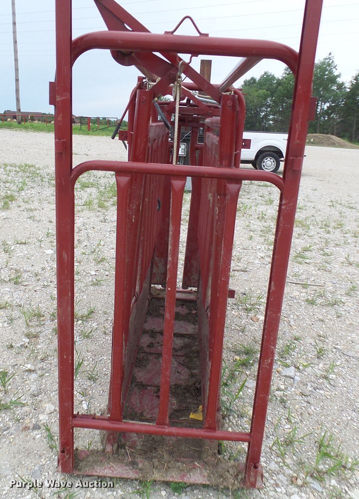 image for item DB2248 Tarter C-Master Series III livestock chute