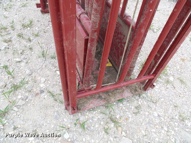image for item DB2248 Tarter C-Master Series III livestock chute